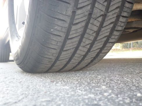 Used 2009 GMC Acadia SLT w/ Technology Package image 27