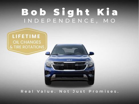 New 2026 Kia Seltos LX FWD image 2