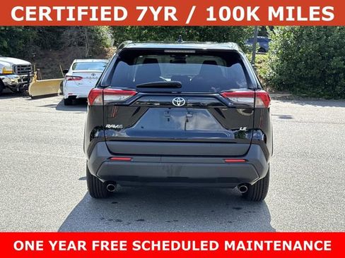 Used 2022 Toyota RAV4 LE FWD image 3