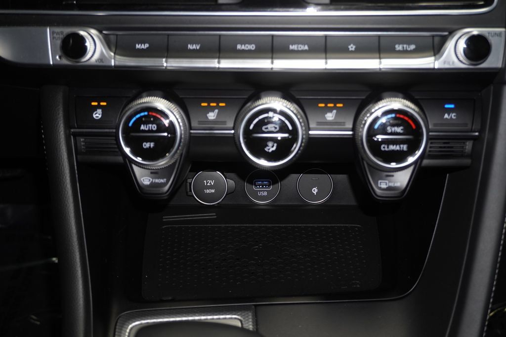 Used 2022 Genesis G70 2.0T w/ Prestige Package AWD/4WD image 18