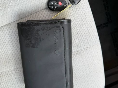 Used 2012 Toyota Sienna LE FWD image 34