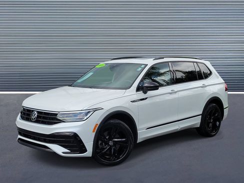 Used 2023 Volkswagen Tiguan SE R-Line FWD image 1