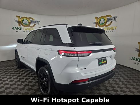 Certified 2025 Jeep Grand Cherokee Altitude image 7