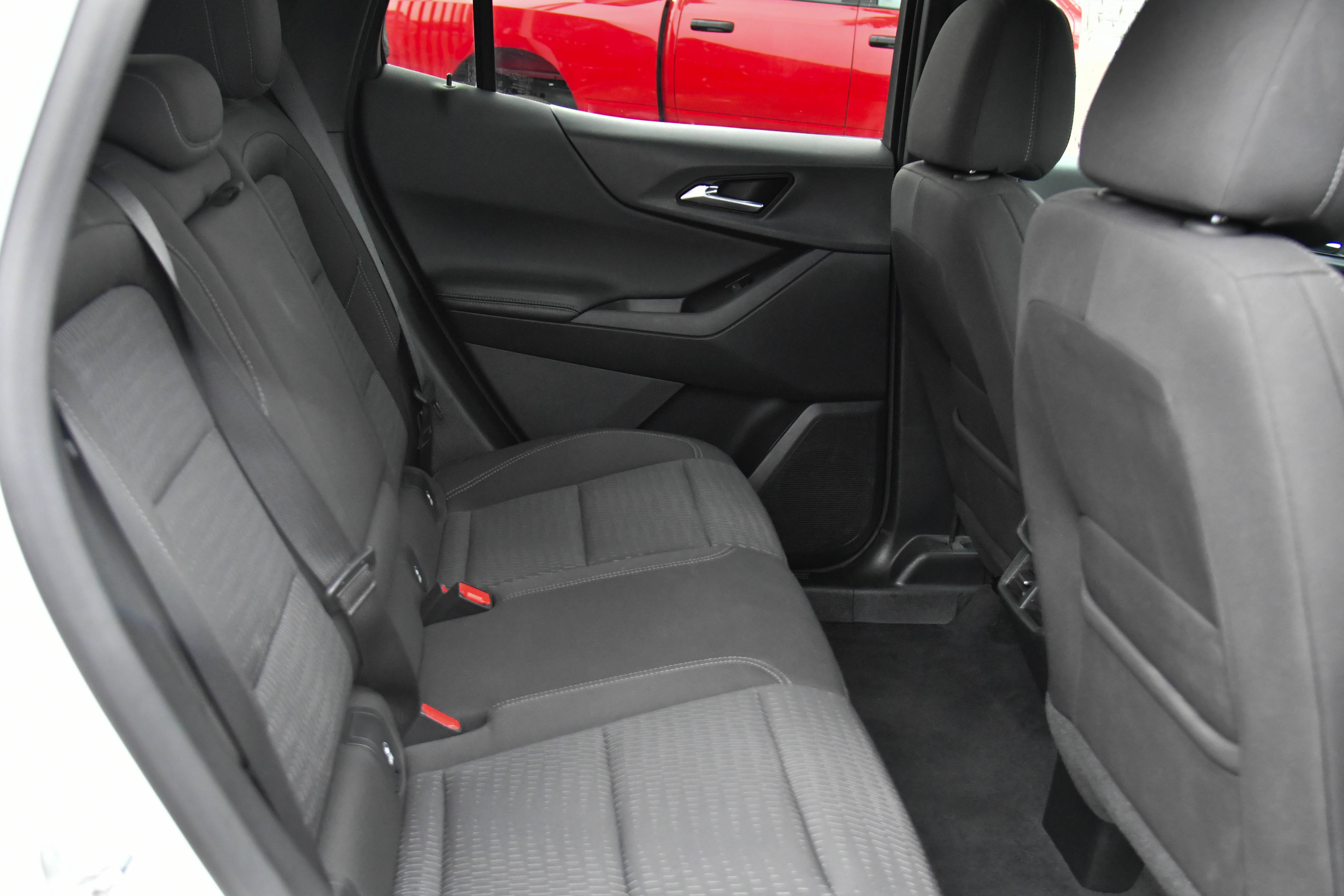 Used 2025 Chevrolet Equinox LT FWD image 42