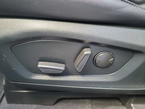Used 2021 Ford Explorer XLT w/ Equipment Group 202A RWD image 11