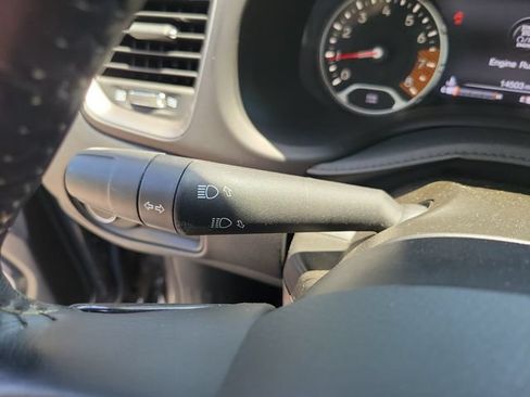 Used 2019 Jeep Renegade Limited w/ UConnect 8.4 Nav Group AWD/4WD image 27