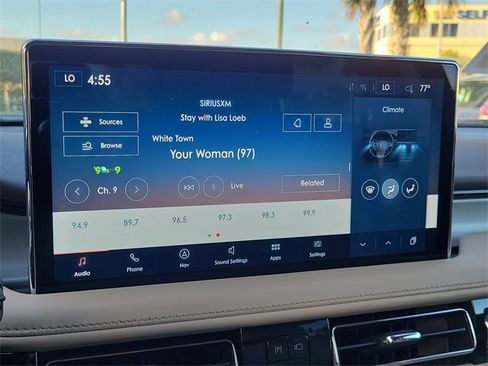 Certified 2022 Lincoln Nautilus FWD w/ Premium Package image 19