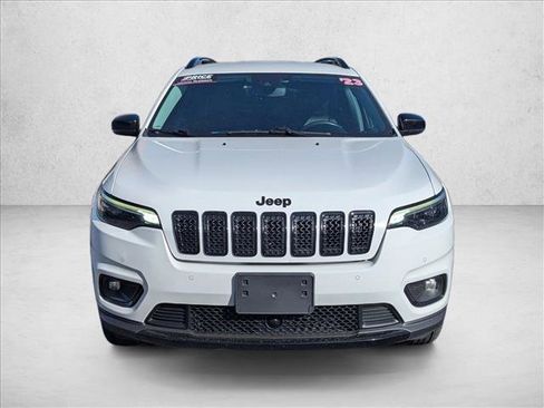 Used 2023 Jeep Cherokee Altitude Lux image 2