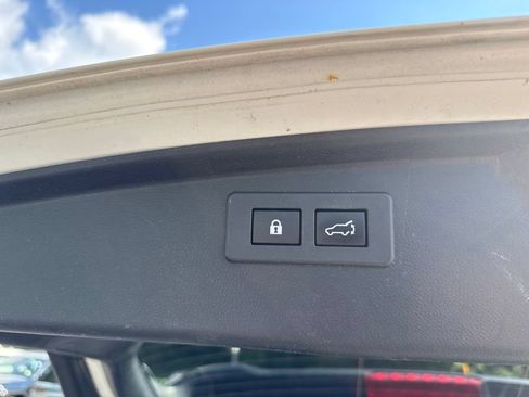 Used 2020 Subaru Outback Premium AWD/4WD image 14