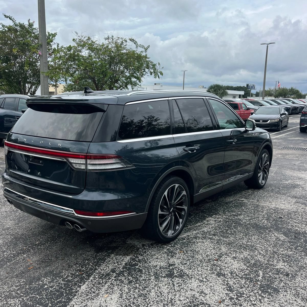 Used 2021 Lincoln Aviator Reserve w/ Equipment Group 202A AWD/4WD image 4