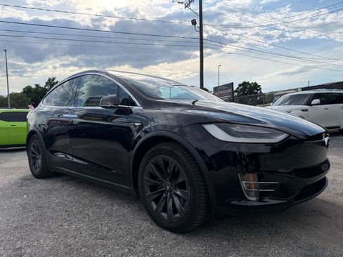 Used 2018 Tesla Model X 100D AWD/4WD image 3