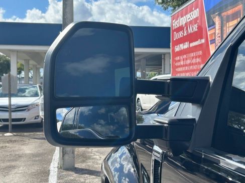 Certified 2021 Ford F450 Platinum w/ FX4 Off-Road Package image 18