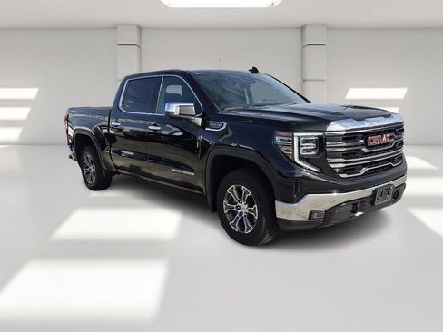 Used 2025 GMC Sierra 1500 SLT image 7