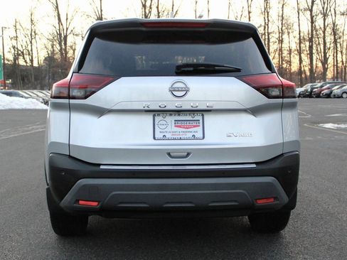 Used 2023 Nissan Rogue SV w/ SV Premium B Package image 7