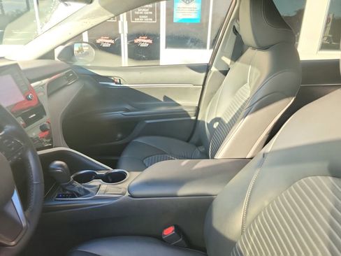 Used 2023 Toyota Camry SE image 16