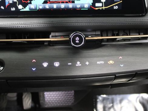 Used 2024 Nissan Ariya FWD image 9