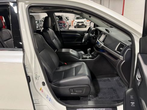 Used 2018 Toyota Highlander Limited AWD/4WD image 45