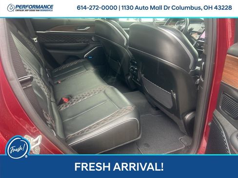 Used 2022 Jeep Grand Cherokee Summit w/ Luxury Tech Group V AWD/4WD image 15