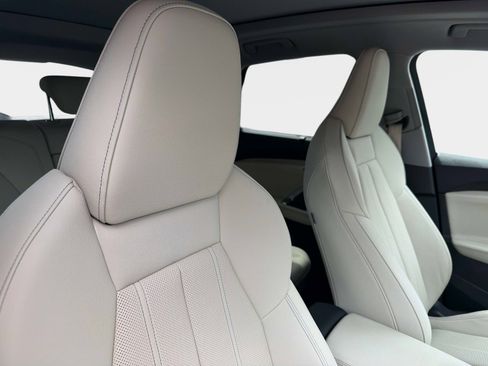 Used 2025 Audi Q5 Premium Plus image 23