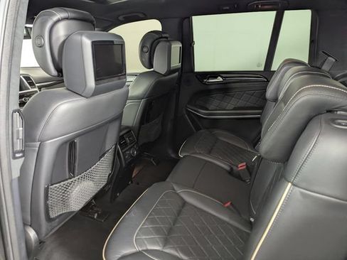 Used 2016 Mercedes-Benz GL 550 4MATIC image 17