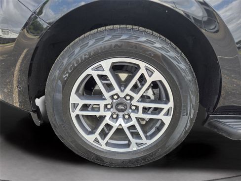 Used 2025 Ford Expedition Max Active AWD/4WD image 35