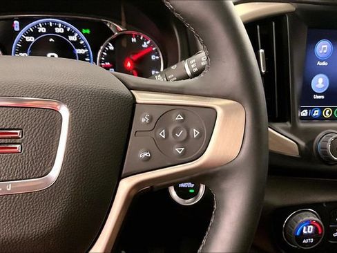 Used 2024 GMC Terrain Denali w/ Denali Premium Package AWD/4WD image 28