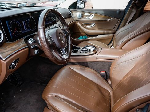 Used 2018 Mercedes-Benz E 300 image 5