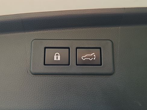 Used 2022 Subaru Outback Touring AWD/4WD image 17