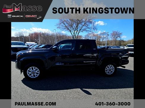Used 2025 Toyota Tacoma SR5 AWD/4WD image 3