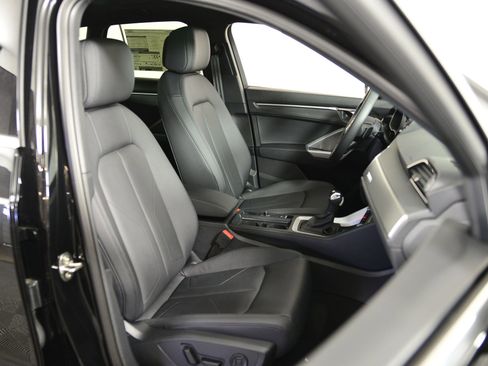 Used 2025 Audi Q5 Premium w/ Convenience Package AWD/4WD image 18