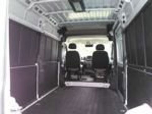 Used 2024 RAM ProMaster 2500 w/ Convenience Group FWD image 3