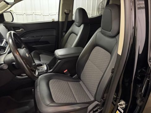 Used 2018 Chevrolet Colorado Z71 AWD/4WD image 29
