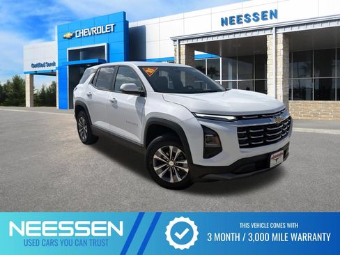 Used 2025 Chevrolet Equinox LT AWD/4WD image 1
