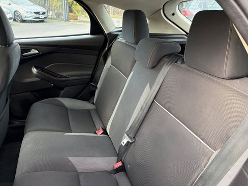 Used 2014 Ford Focus SE FWD image 17