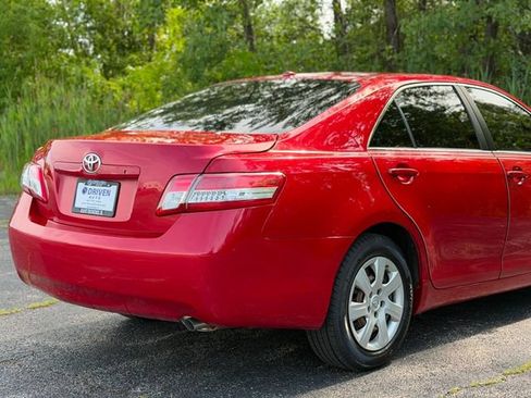 Used 2011 Toyota Camry LE FWD image 11