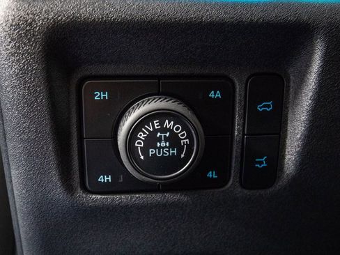 Used 2025 Ford Expedition Tremor image 27