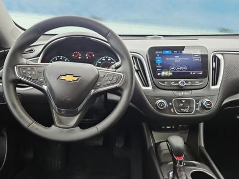 Used 2023 Chevrolet Malibu RS image 9