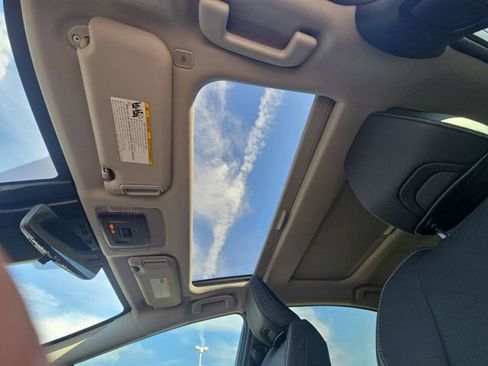 Used 2025 Toyota Prius Limited image 30