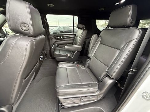 Used 2023 GMC Yukon XL Denali image 29