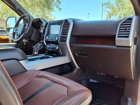Used 2019 Ford F150 King Ranch w/ Equipment Group 601A Luxury AWD/4WD image 10