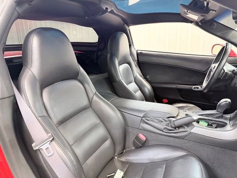 Used 2006 Chevrolet Corvette Coupe w/ Preferred Equipment Group RWD image 20