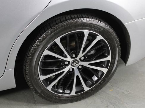 Used 2020 Toyota Camry SE image 10