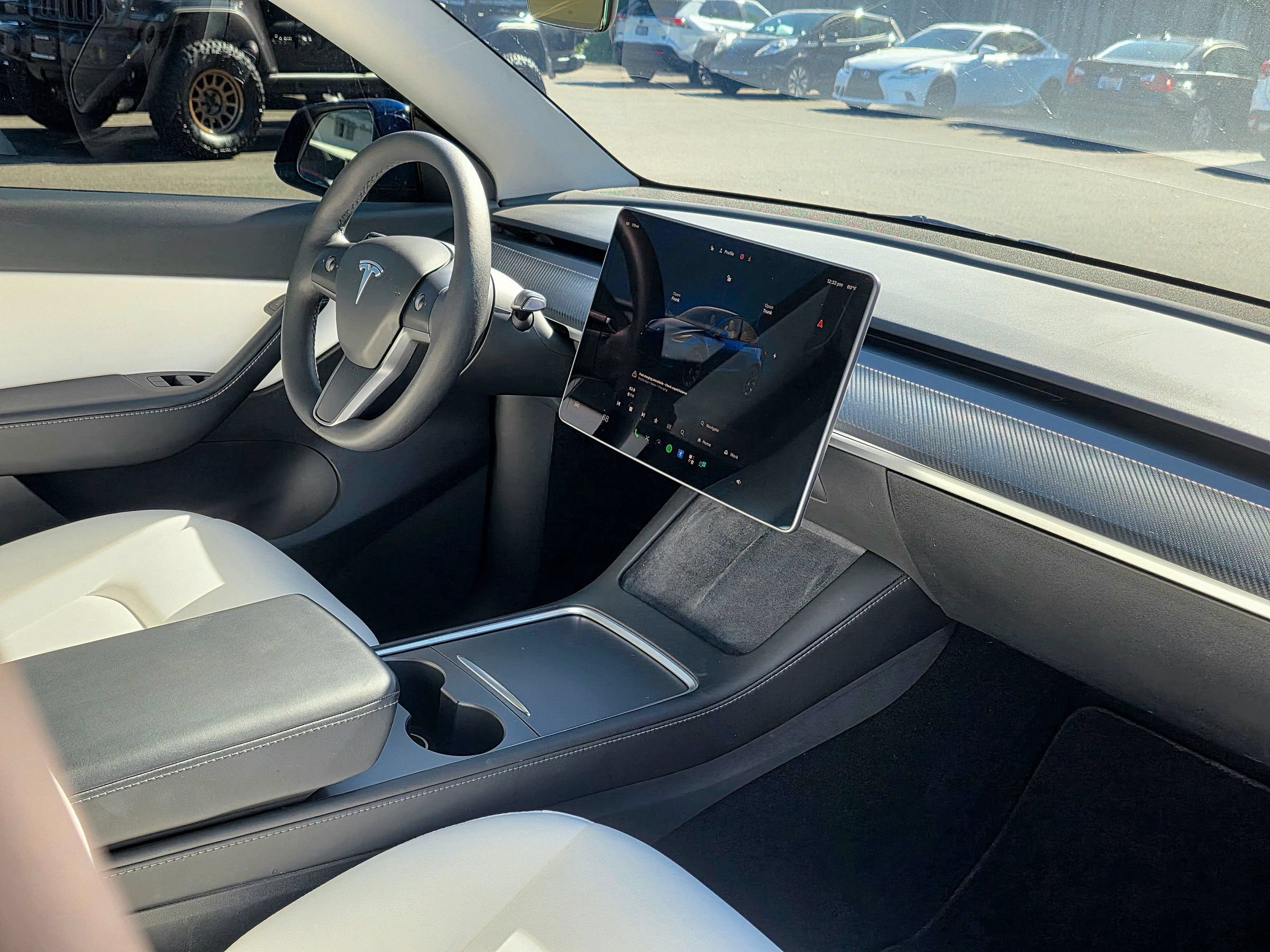 Used 2022 Tesla Model Y Long Range AWD/4WD image 28