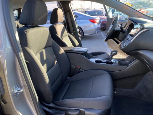 Used 2024 Chevrolet Malibu LT FWD image 24