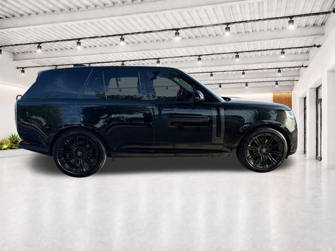 Used 2023 Land Rover Range Rover SE AWD/4WD image 16