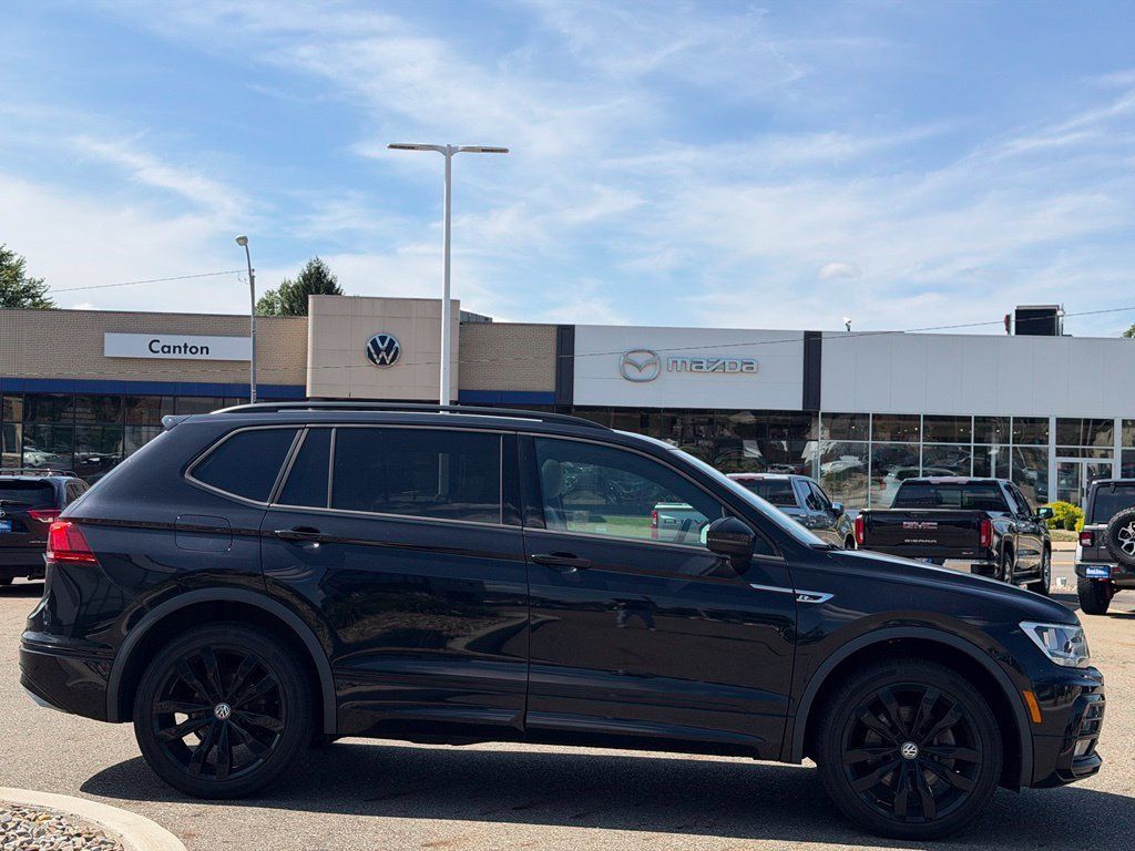 Used 2020 Volkswagen Tiguan SE R-Line FWD image 6