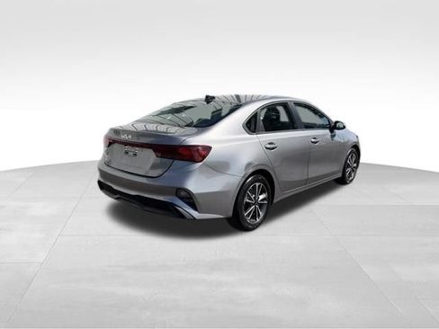 Used 2024 Kia Forte LXS FWD image 7