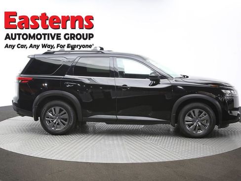 Used 2022 Nissan Pathfinder SV image 47