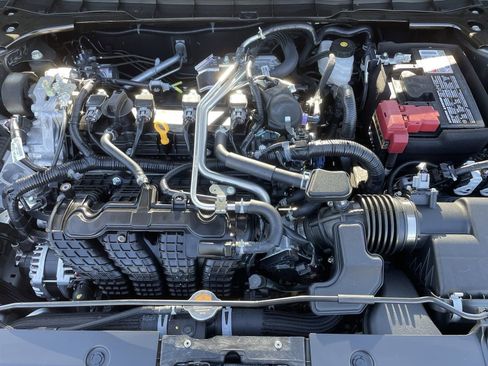 New 2025 Nissan Altima 2.5 SV image 9