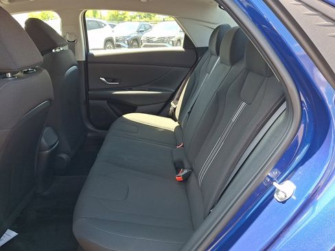 Certified 2023 Hyundai Elantra SEL w/ Preferred Accessory Package FWD image 10